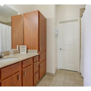 Deluxe One-Bedroom Apartment City View